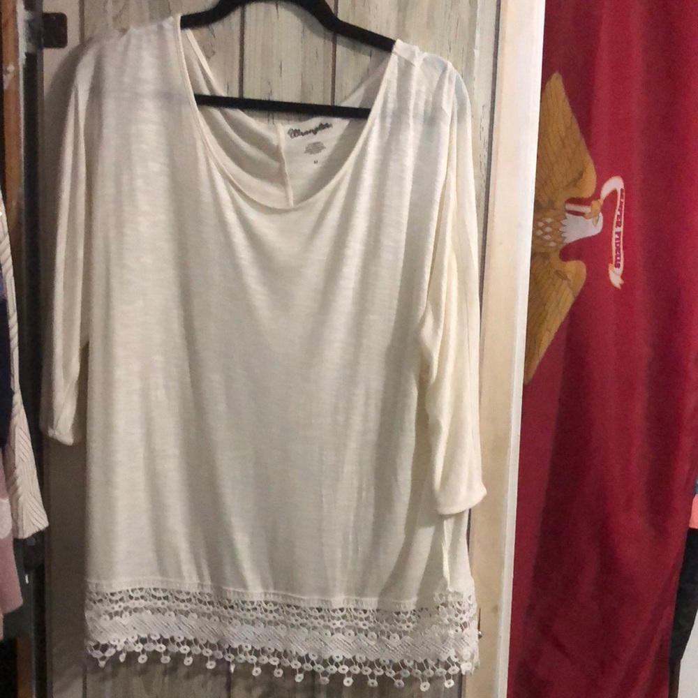 Women’s wrangler three-quarter sleeve, shirt, size medium shirt